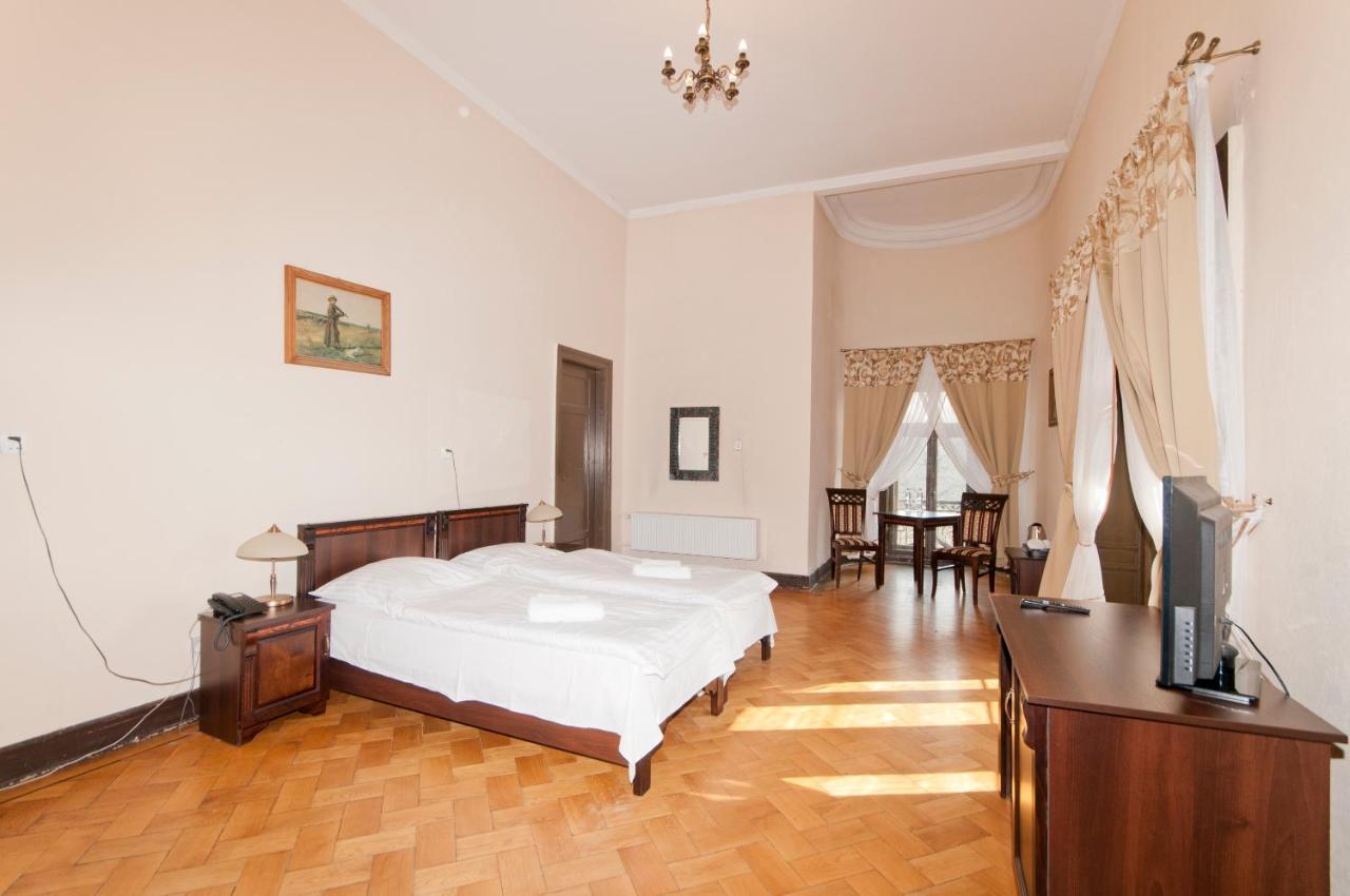 Hôtel Moszna Zamek Extérieur photo