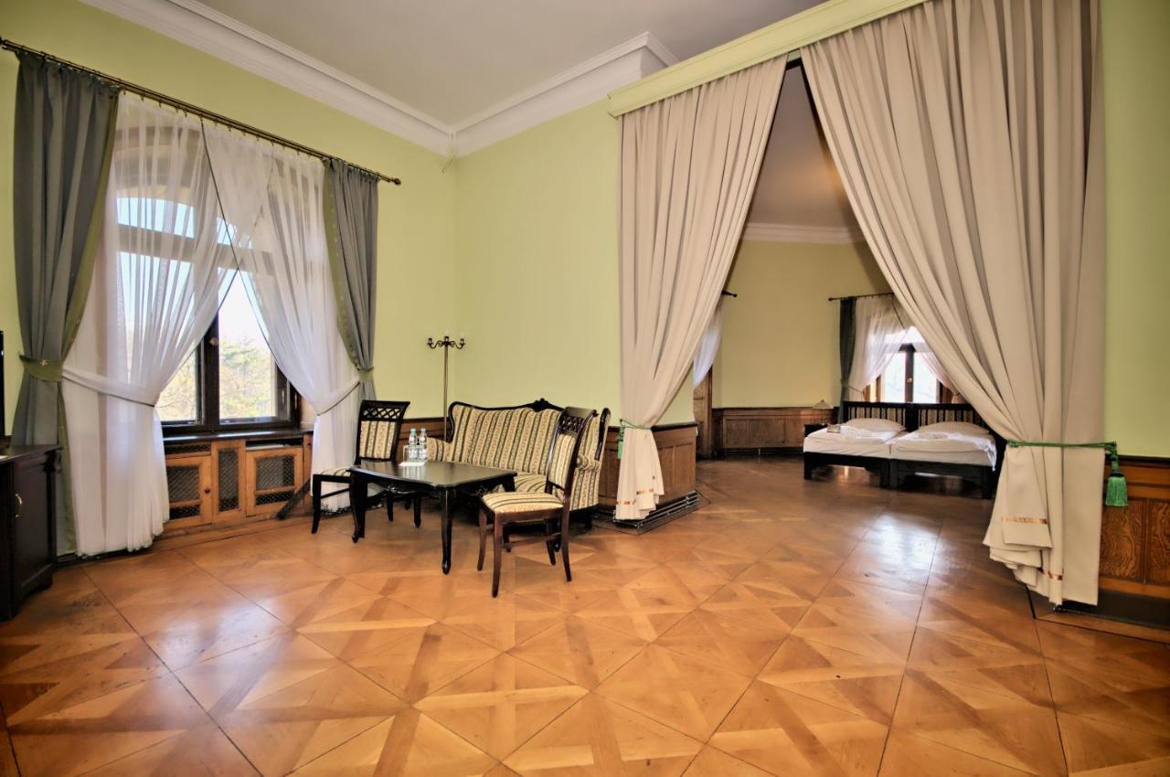 Hôtel Moszna Zamek Extérieur photo