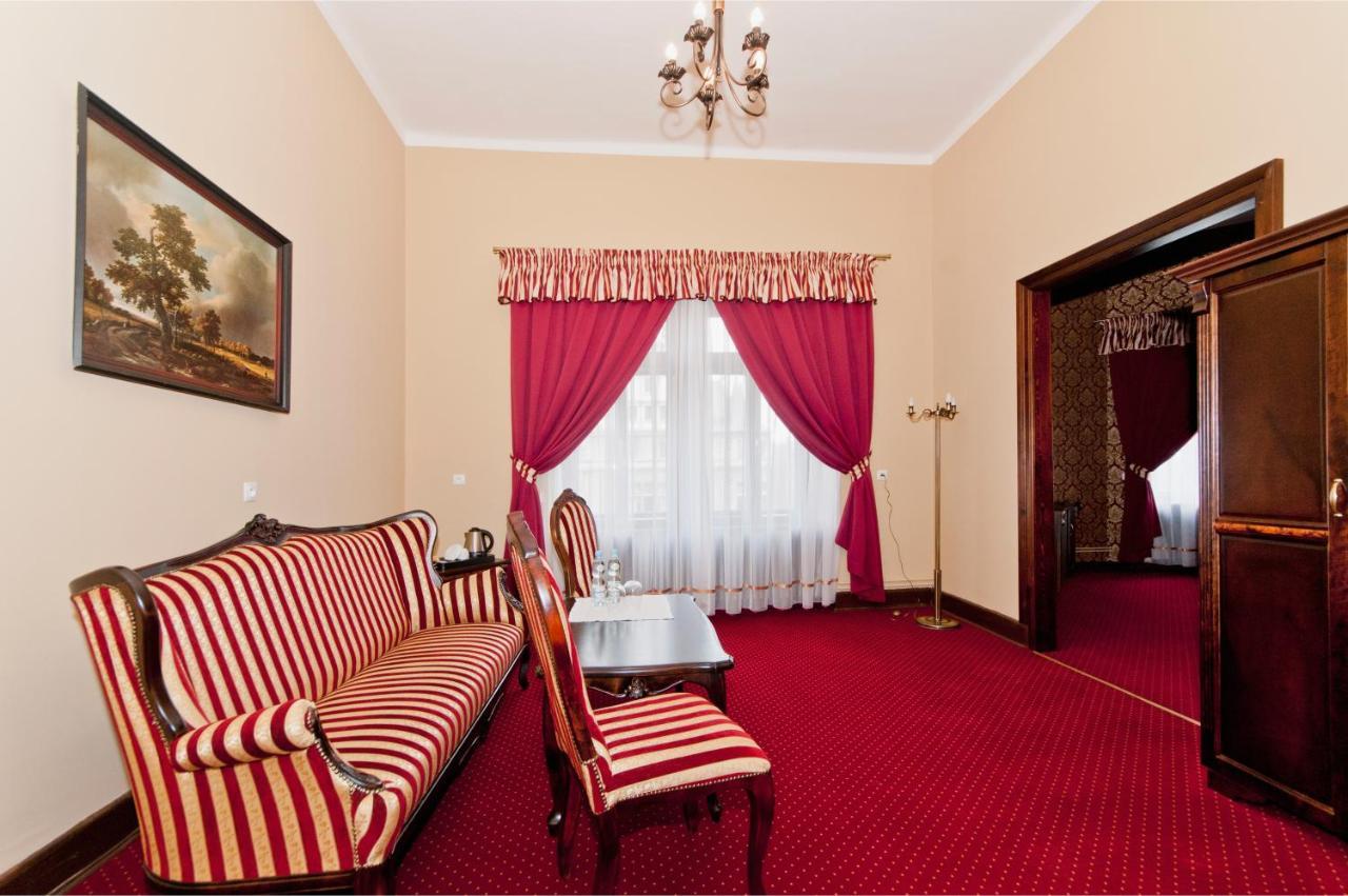 Hôtel Moszna Zamek Extérieur photo