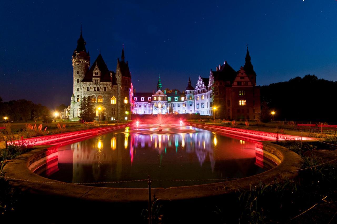 Hôtel Moszna Zamek Extérieur photo