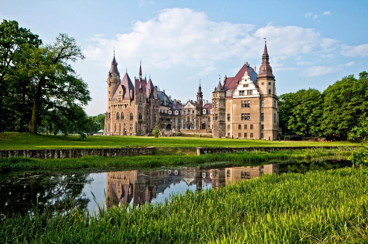 Hôtel Moszna Zamek Extérieur photo